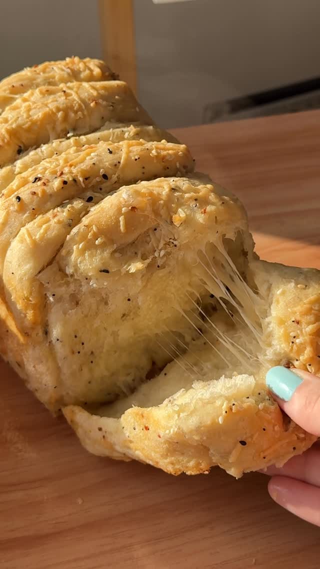 Everything Parmesan Pull Apart Bread